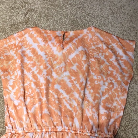 Peach and white blouse - Picture 7 of 8